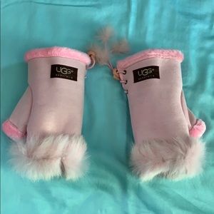 UGG Pink Women’s Hand warmers with Thumbs